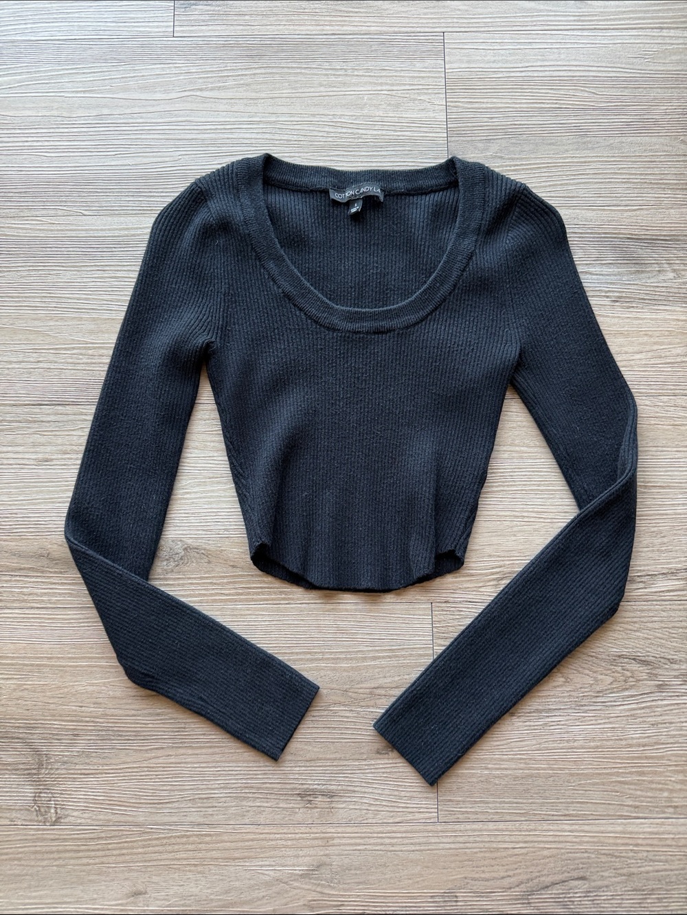 Black Ribbed Scoop-Neck Long Sleeve Crop Top